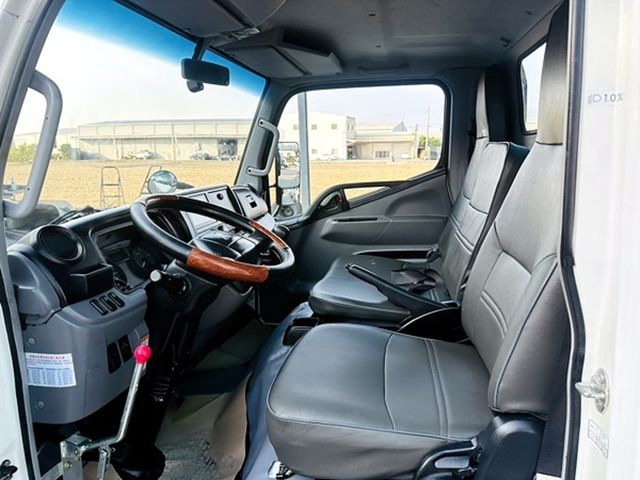 MITSUBISHI三菱 CANTER  第5張相片