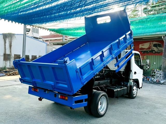 MITSUBISHI三菱 CANTER  第8張相片