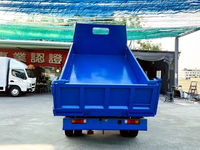 MITSUBISHI三菱 CANTER  第9張相片