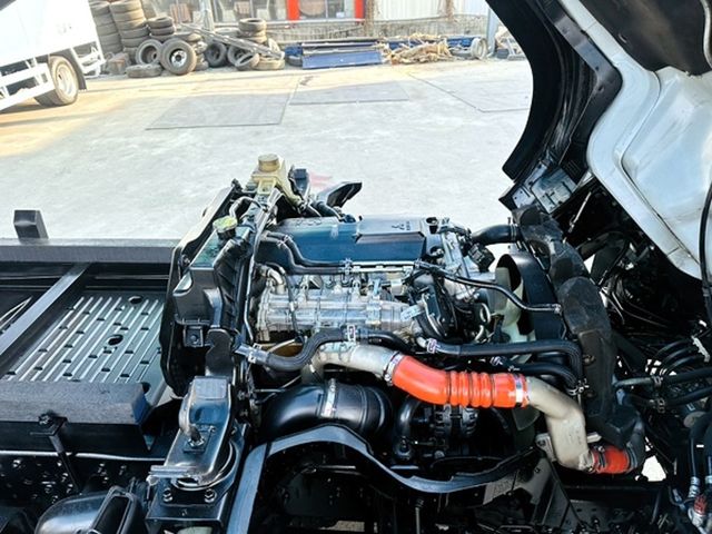 MITSUBISHI三菱 CANTER  第11張相片