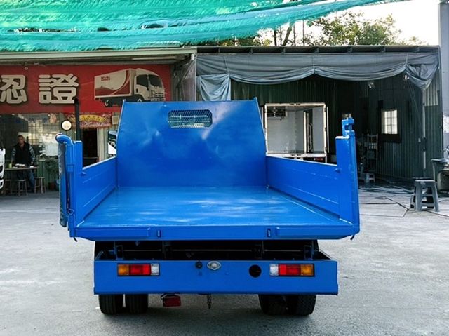 MITSUBISHI三菱 CANTER  第12張相片