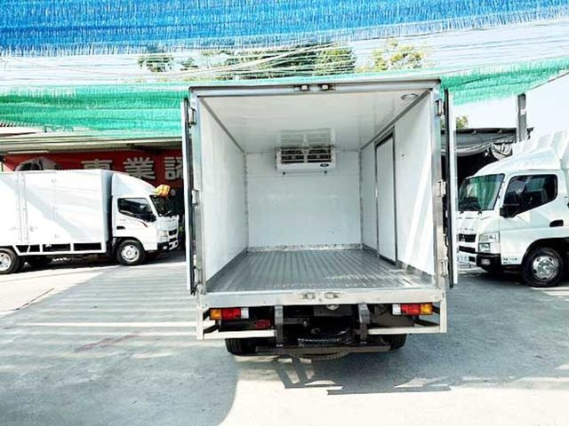 MITSUBISHI三菱 CANTER  第9張相片