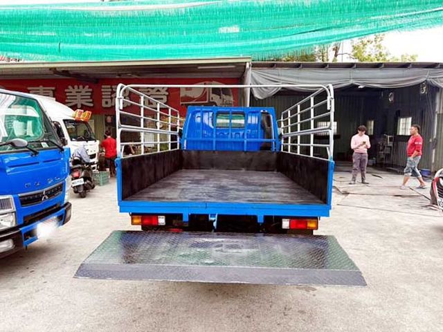 MITSUBISHI三菱 CANTER  第8張相片