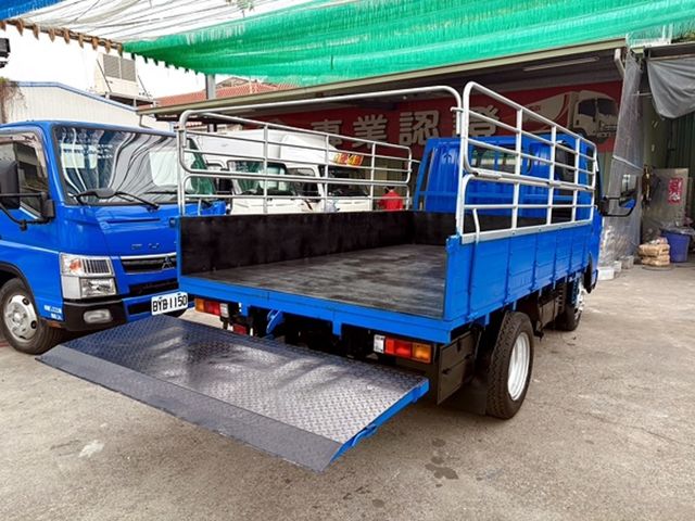 MITSUBISHI三菱 CANTER  第9張相片