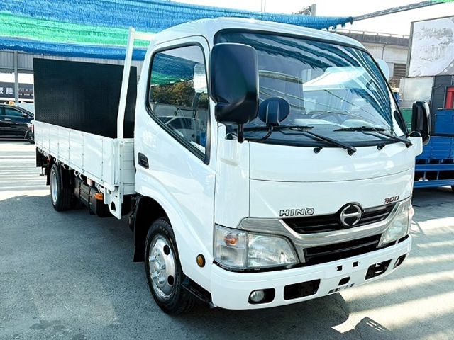 HINO日野 300  第1張相片