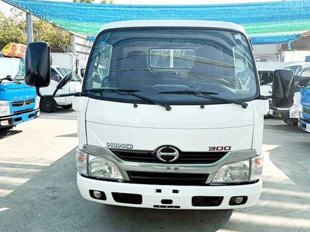 HINO日野 300  第2張相片