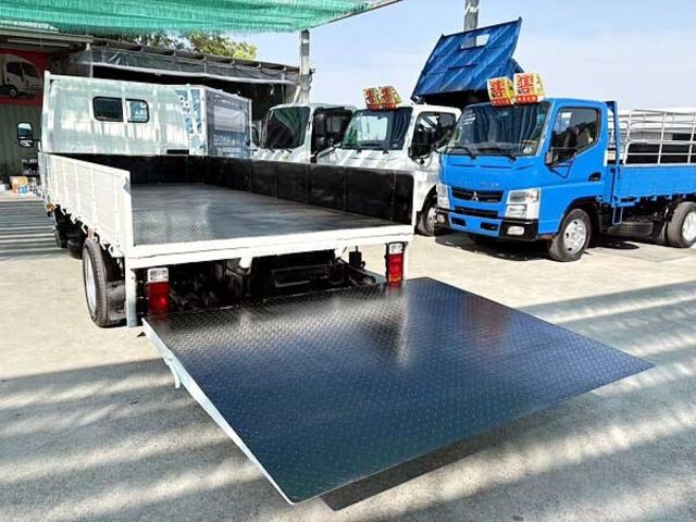 HINO日野 300  第6張相片