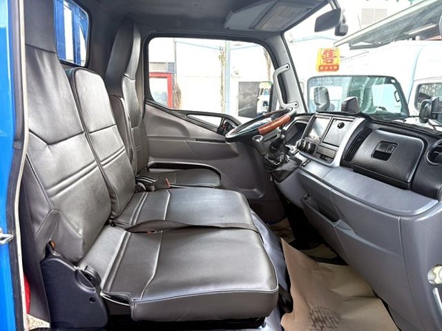 MITSUBISHI三菱 CANTER  第6張相片