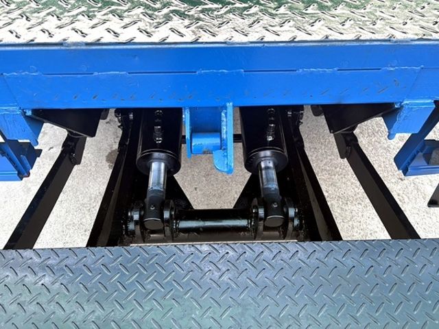 MITSUBISHI三菱 CANTER  第9張相片