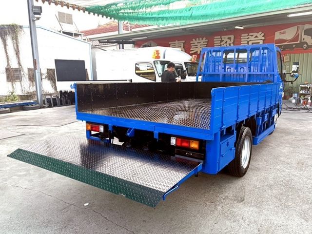 MITSUBISHI三菱 CANTER  第10張相片