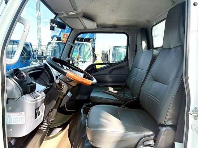 MITSUBISHI三菱 CANTER  第4張相片