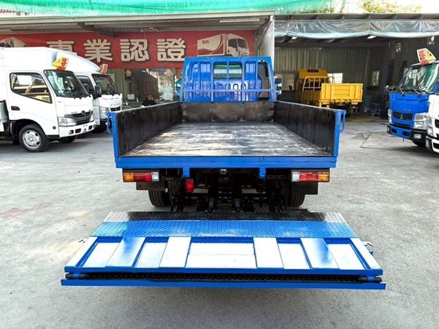 MITSUBISHI三菱 CANTER  第8張相片