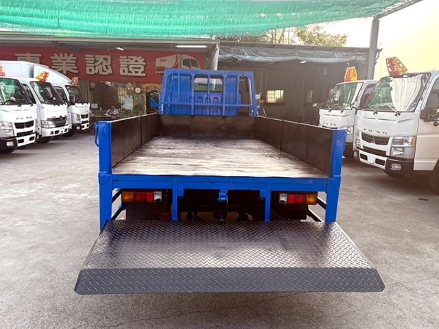 MITSUBISHI三菱 CANTER  第11張相片