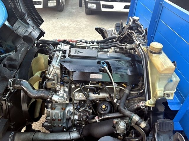 MITSUBISHI三菱 CANTER  第13張相片