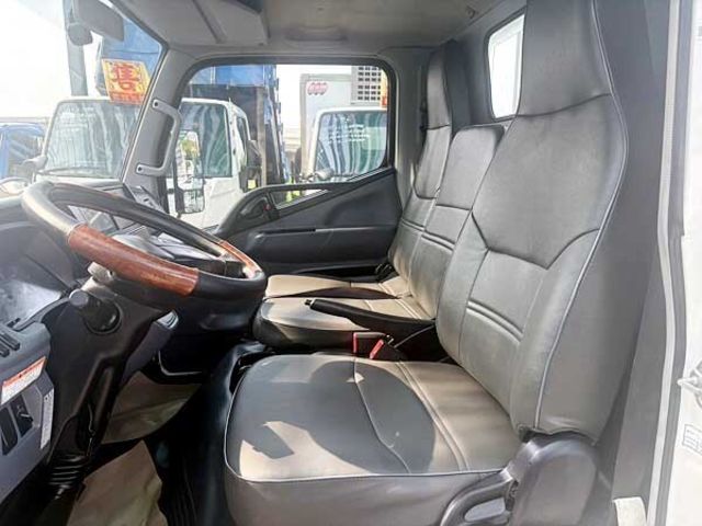 MITSUBISHI三菱 CANTER  第5張相片