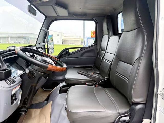 MITSUBISHI三菱 CANTER  第4張相片