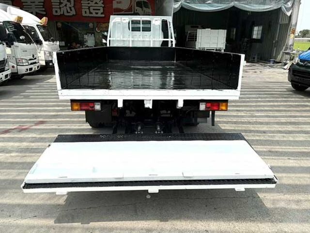 MITSUBISHI三菱 CANTER  第8張相片