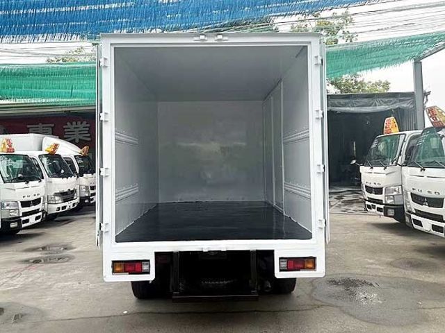 MITSUBISHI三菱 CANTER  第4張相片