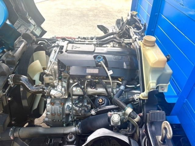 MITSUBISHI三菱 CANTER  第6張相片