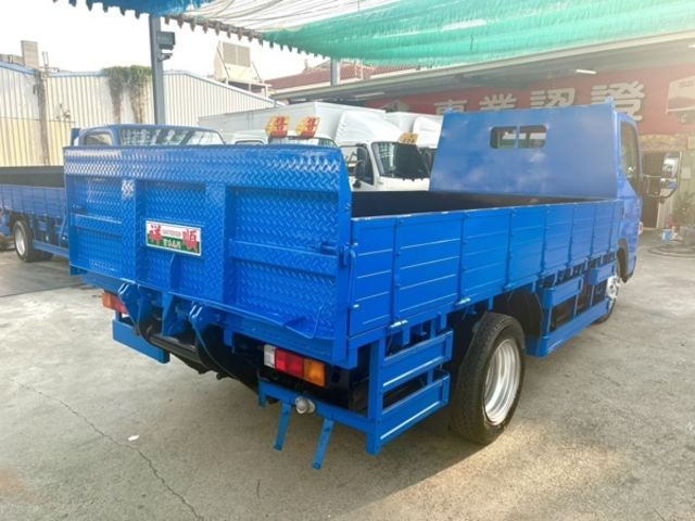 MITSUBISHI三菱 CANTER  第11張相片