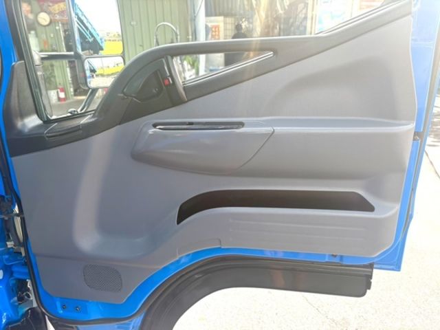 MITSUBISHI三菱 CANTER  第14張相片