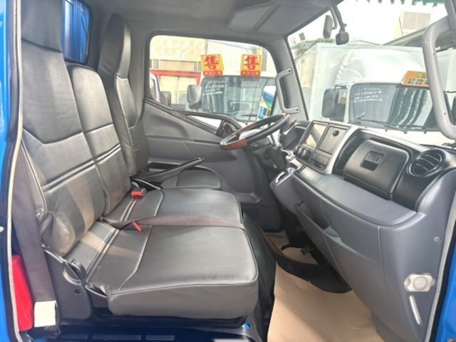 MITSUBISHI三菱 CANTER  第16張相片