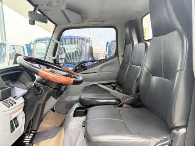 MITSUBISHI三菱 CANTER  第6張相片