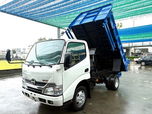 HINO日野 300  第1張相片