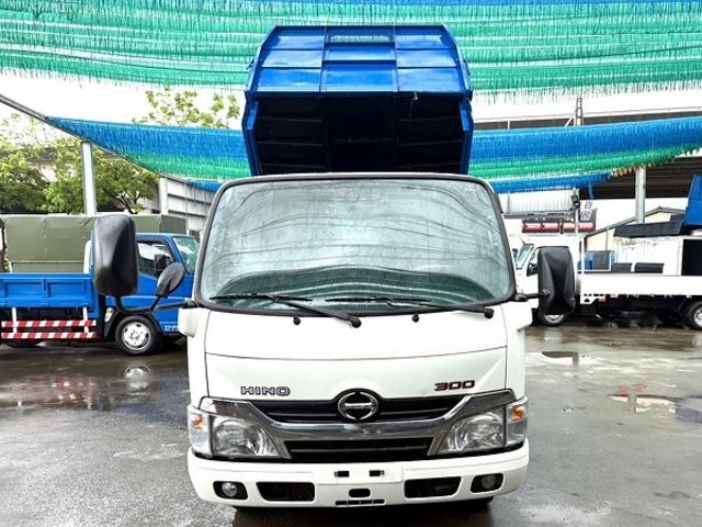 HINO日野 300  第3張相片