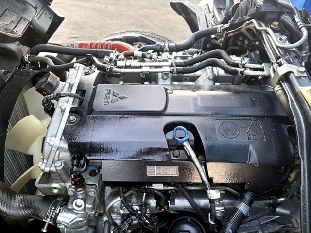 MITSUBISHI三菱 CANTER  第12張相片