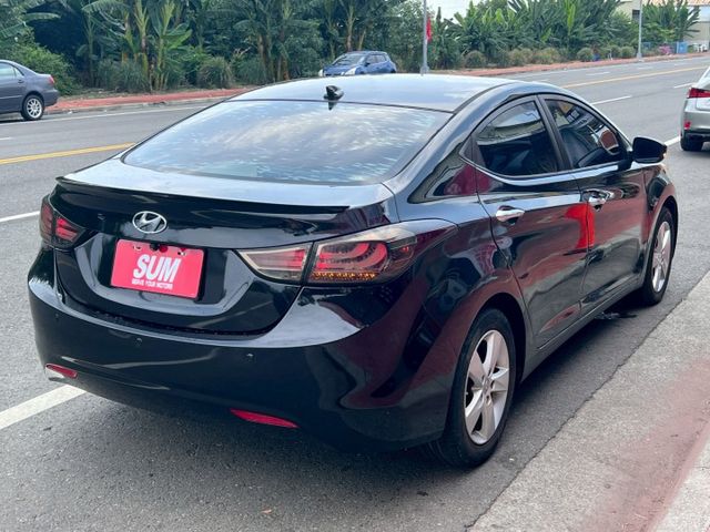 可認證 原鈑件 免鑰匙 方向盤快控鍵 定速  第2張相片