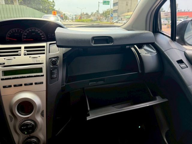 ❰ 認證車 ❱｜原鈑件✔｜引擎保固半年兩千公里｜恆溫空調｜音響快撥鍵｜可全額貸✔｜  第17張相片