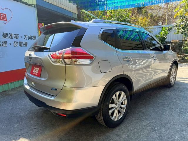 ❰ 認證車 ❱｜原鈑件✔｜影音特式版｜配備滿｜低里程｜定速巡航｜四條新胎｜本月下訂可贈送1年/2萬公里保固｜可全額貸✔｜  第6張相片