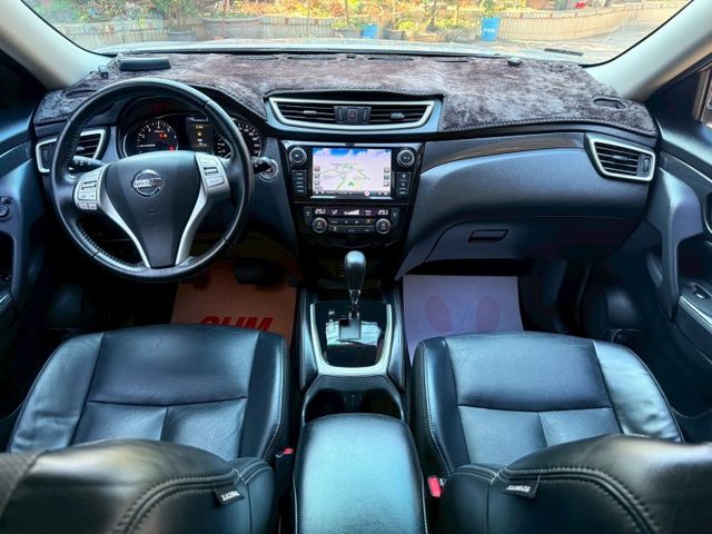 ❰ 認證車 ❱｜原鈑件✔｜影音特式版｜配備滿｜低里程｜定速巡航｜四條新胎｜本月下訂可贈送1年/2萬公里保固｜可全額貸✔｜  第10張相片