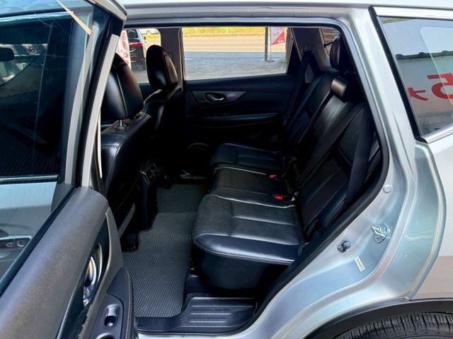 ❰ 認證車 ❱｜原鈑件✔｜影音特式版｜配備滿｜低里程｜定速巡航｜四條新胎｜本月下訂可贈送1年/2萬公里保固｜可全額貸✔｜  第17張相片