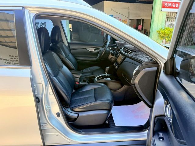 ❰ 認證車 ❱｜原鈑件✔｜影音特式版｜配備滿｜低里程｜定速巡航｜四條新胎｜本月下訂可贈送1年/2萬公里保固｜可全額貸✔｜  第18張相片
