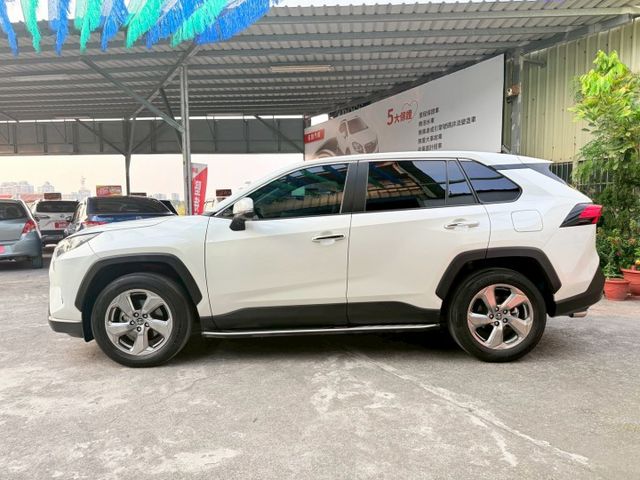 ❰ 認證車 ❱｜原鈑件✔｜尊爵版｜原漆｜一手車｜低里程｜全原廠保養｜ACC全速域｜環景360｜盲點偵測｜休旅車銷售冠軍!  第3張相片