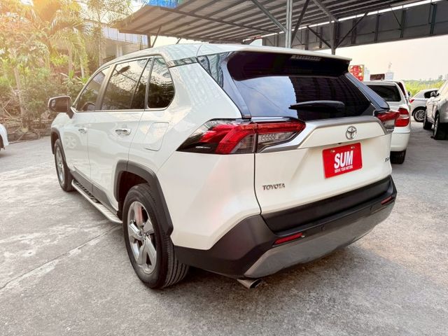 ❰ 認證車 ❱｜原鈑件✔｜尊爵版｜原漆｜一手車｜低里程｜全原廠保養｜ACC全速域｜環景360｜盲點偵測｜休旅車銷售冠軍!  第4張相片