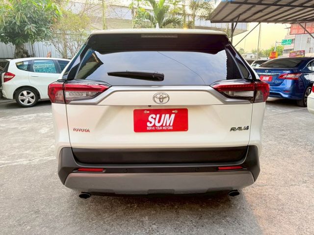 ❰ 認證車 ❱｜原鈑件✔｜尊爵版｜原漆｜一手車｜低里程｜全原廠保養｜ACC全速域｜環景360｜盲點偵測｜休旅車銷售冠軍!  第5張相片