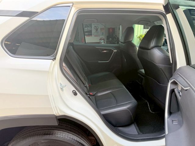 ❰ 認證車 ❱｜原鈑件✔｜尊爵版｜原漆｜一手車｜低里程｜全原廠保養｜ACC全速域｜環景360｜盲點偵測｜休旅車銷售冠軍!  第13張相片