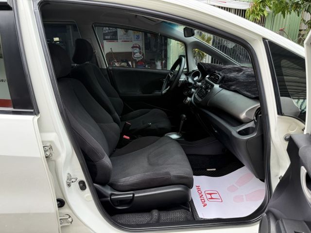 ❰ 低里程 ❱｜日系國產小鋼炮｜Vti-S頂級款｜一手車｜超低里程｜小車大空間.超大行李｜可全額貸✔  第12張相片