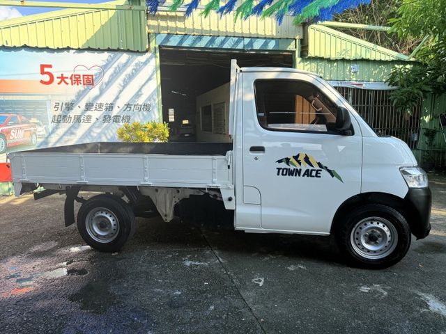 ❰ 原鈑件✔ 可認證 ❱｜低里程｜LED自動頭燈｜車況超好｜生意車首選!!｜可全額貸✔  第7張相片