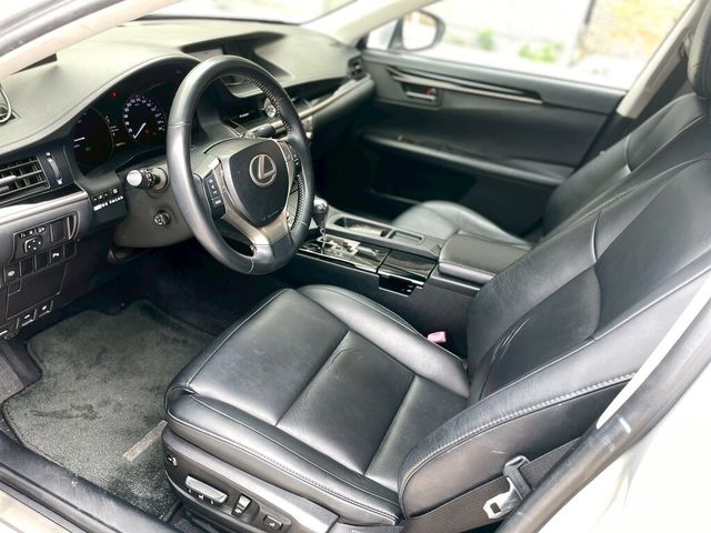 LEXUS凌志 ES300H  第8張相片