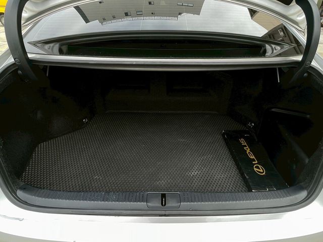 LEXUS凌志 ES300H  第11張相片