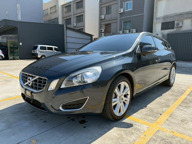 VOLVO富豪 V60  第1張相片