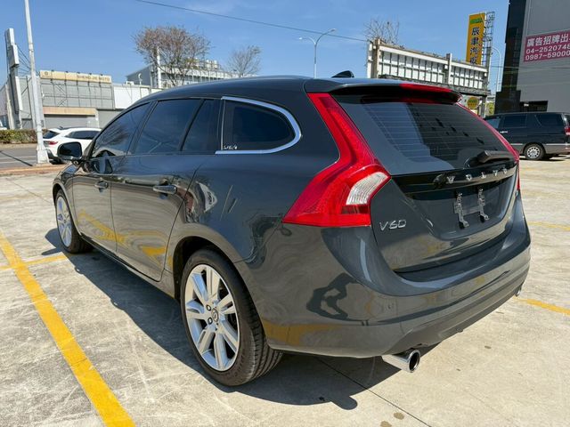 VOLVO富豪 V60  第6張相片