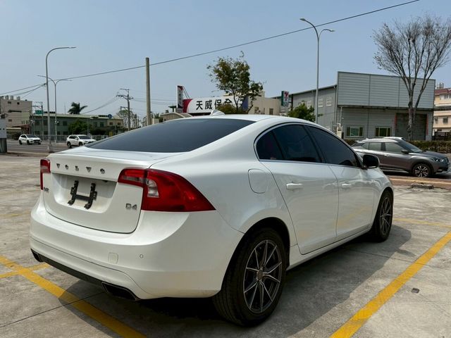 VOLVO富豪 S60  第3張相片