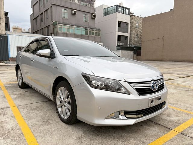 TOYOTA豐田 CAMRY HYBRID  第2張相片