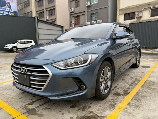 HYUNDAI現代 ELANTRA  第1張相片