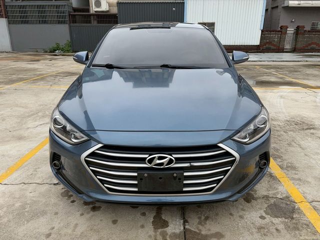 HYUNDAI現代 ELANTRA  第5張相片
